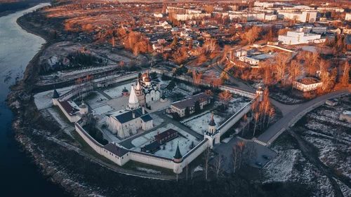Старицкий Успенский монастырь осенью, вид с высоты